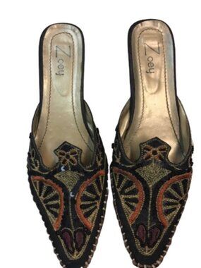 Vintage Embroidered Pointed Mule